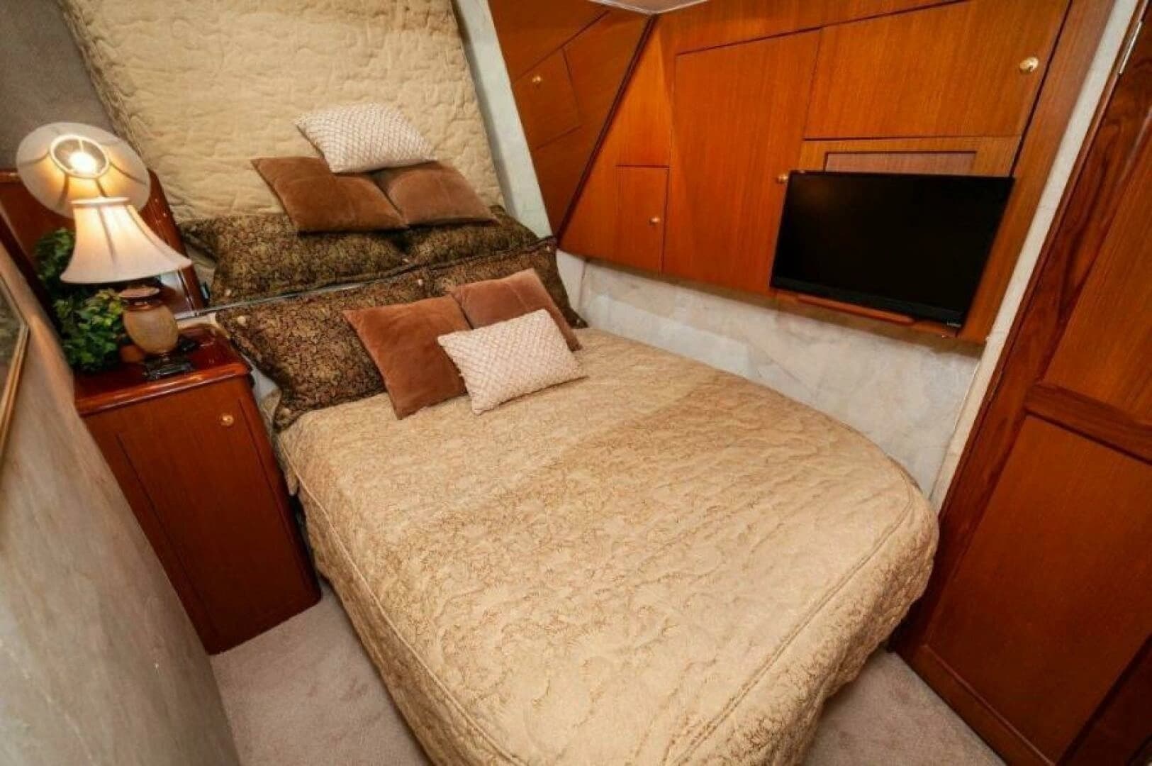 1998 Ocean 48 Super Sport - Image 15