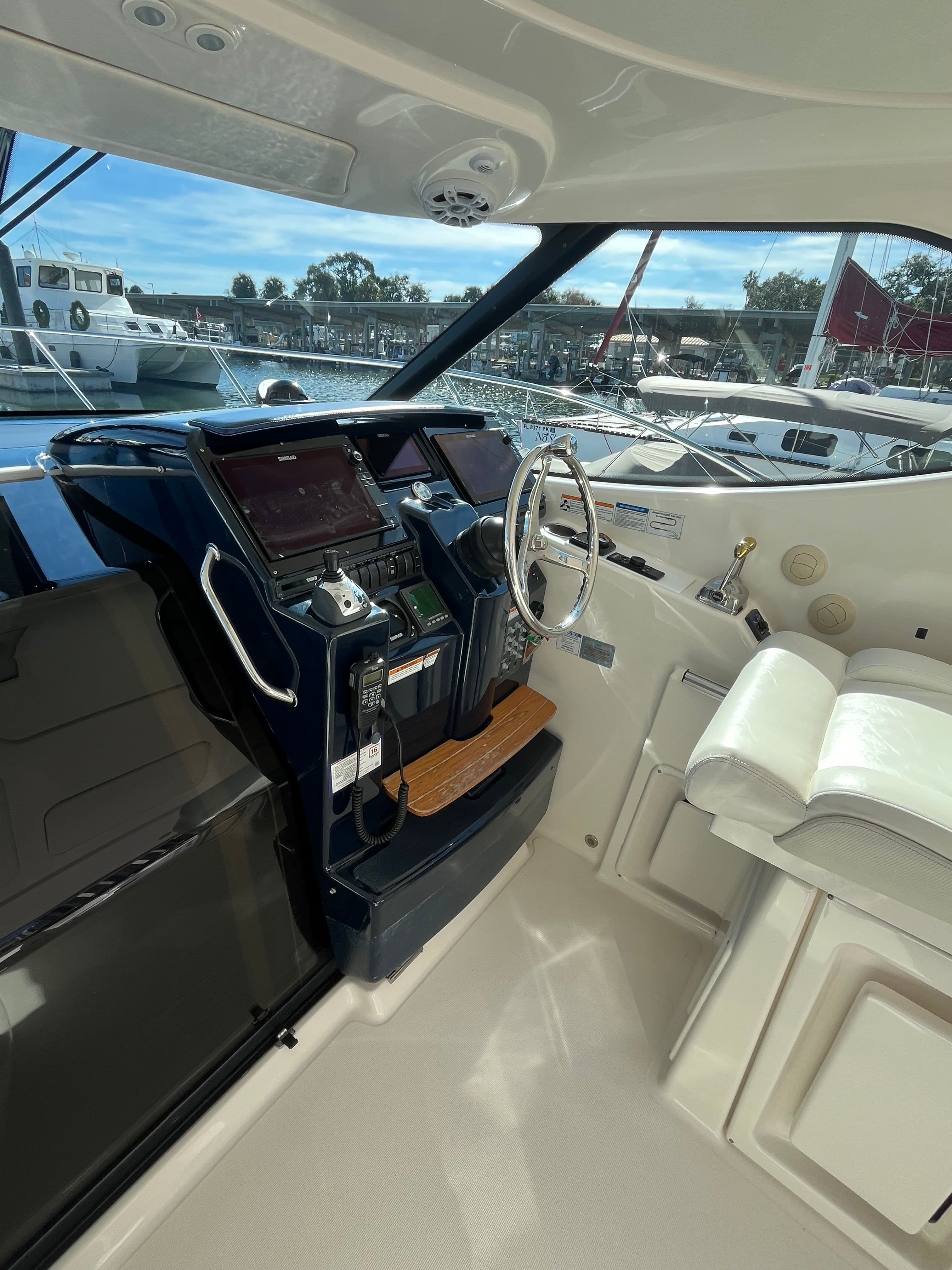 2009 Tiara Yachts 3500 Sovran - 44