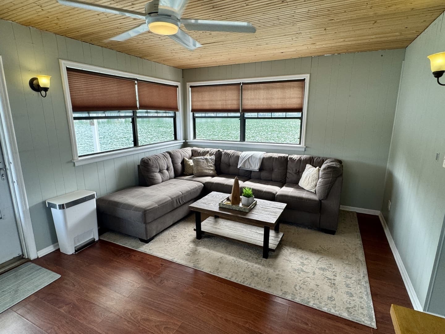 1978 Custom 18 x 24 Off-Grid Floating Cabin Approx 385sqft - Image 23