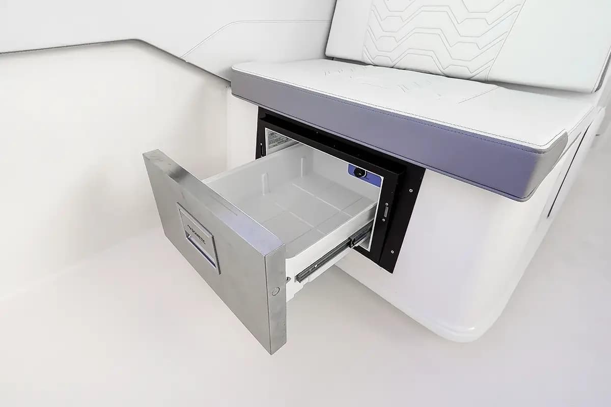Twin Vee 280 GFX2 DC 2026 with open storage compartment.