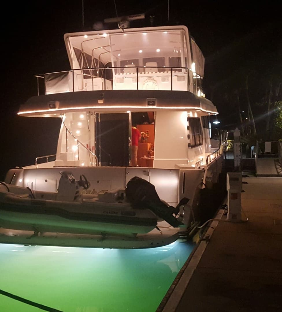 2006 Altima Motor Yacht - Image 7