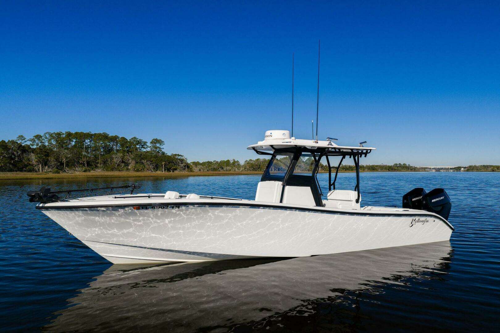 2023 Yellowfin 32 Offshore - Image 8