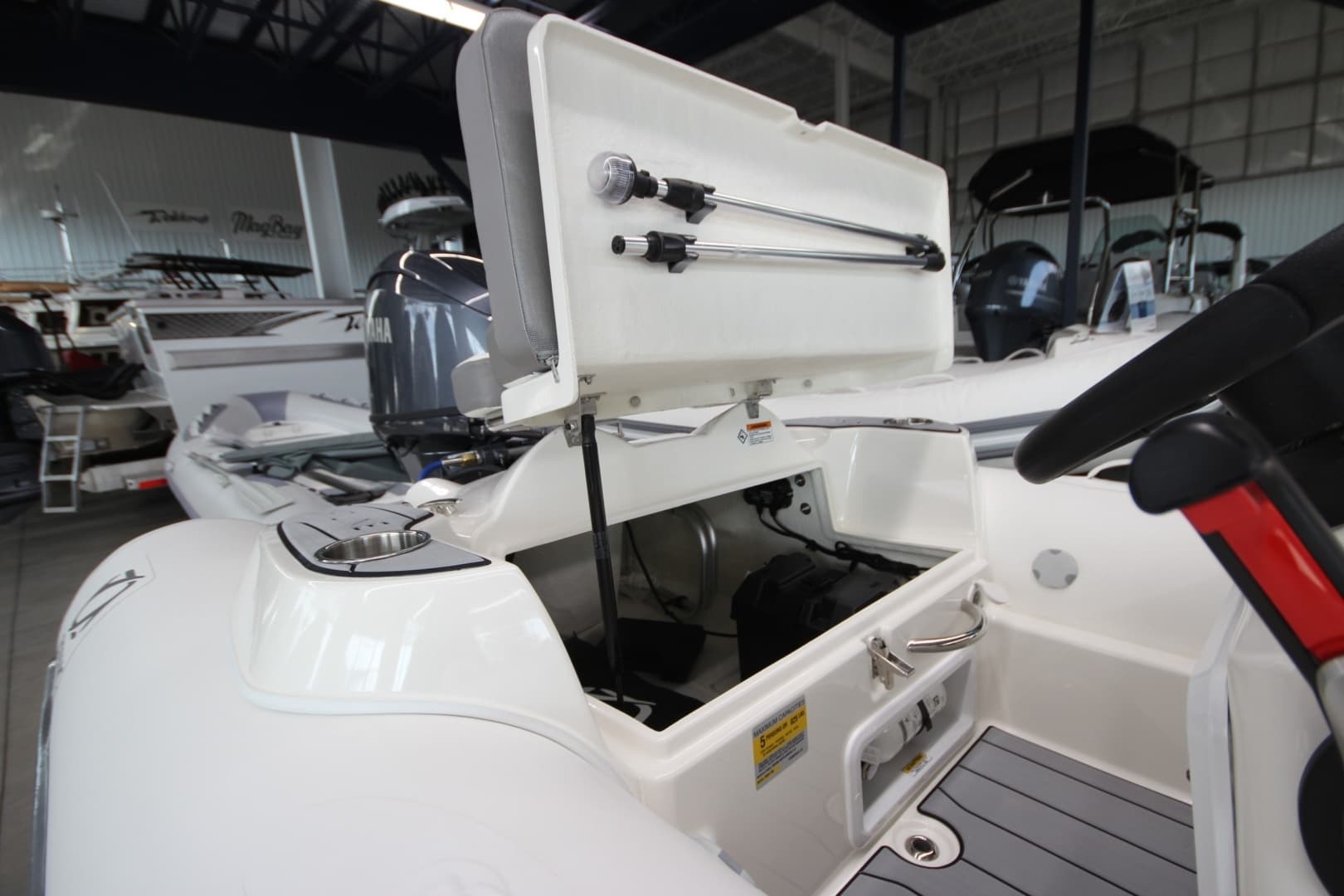 2026 Zodiac Yachtline 400 DL NEO - Image 6