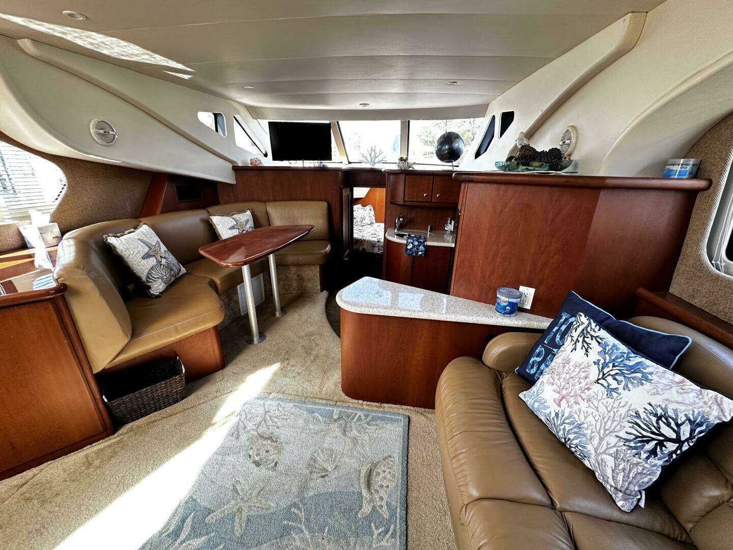 2005 Silverton 35 Motor Yacht - Image 15