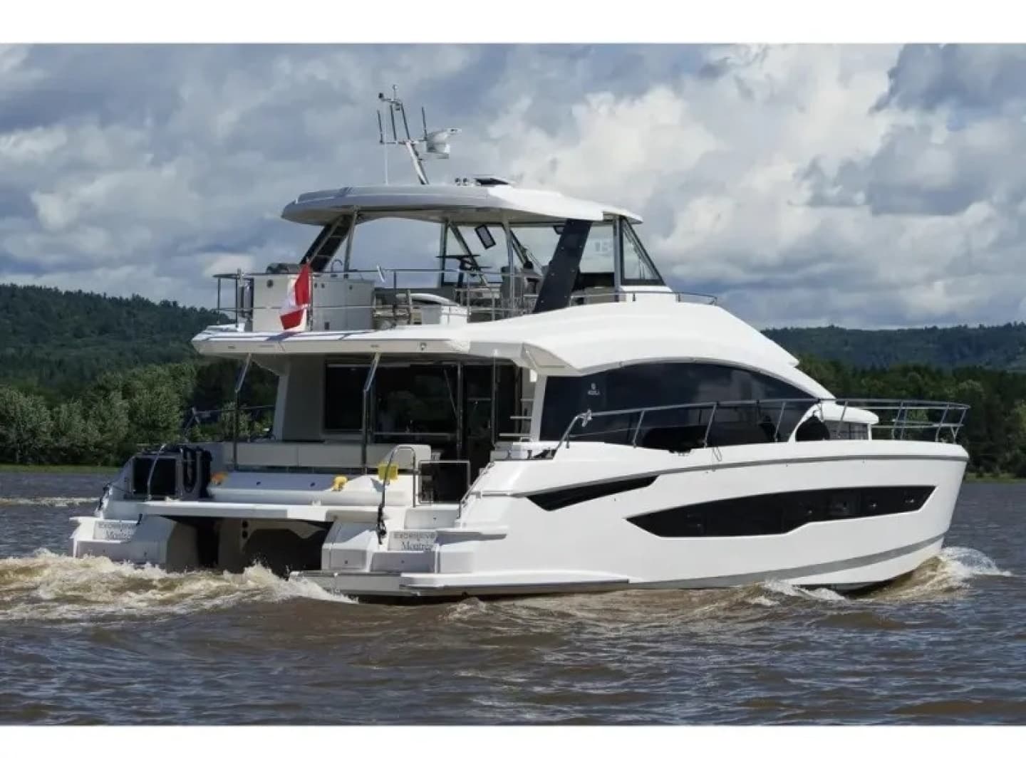 2024 Aquila 54 YACHT - Image 2