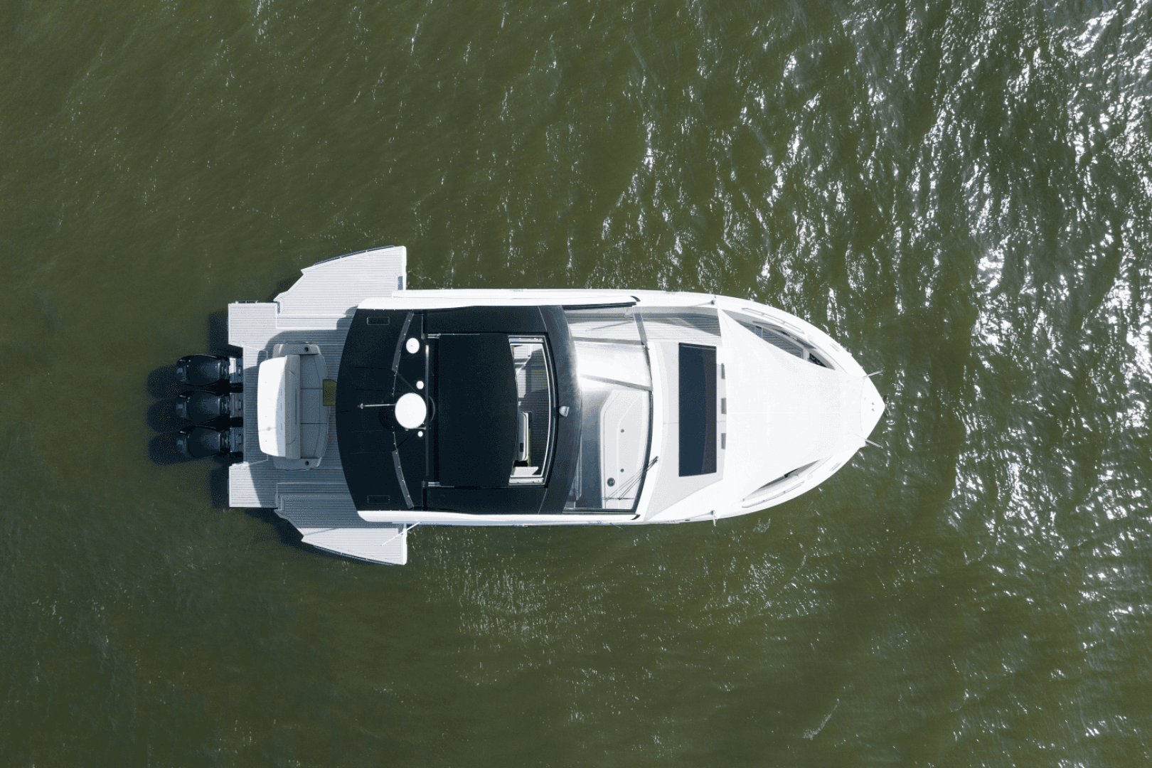 2026 Cruisers Yachts 50GLS OB - Image 18