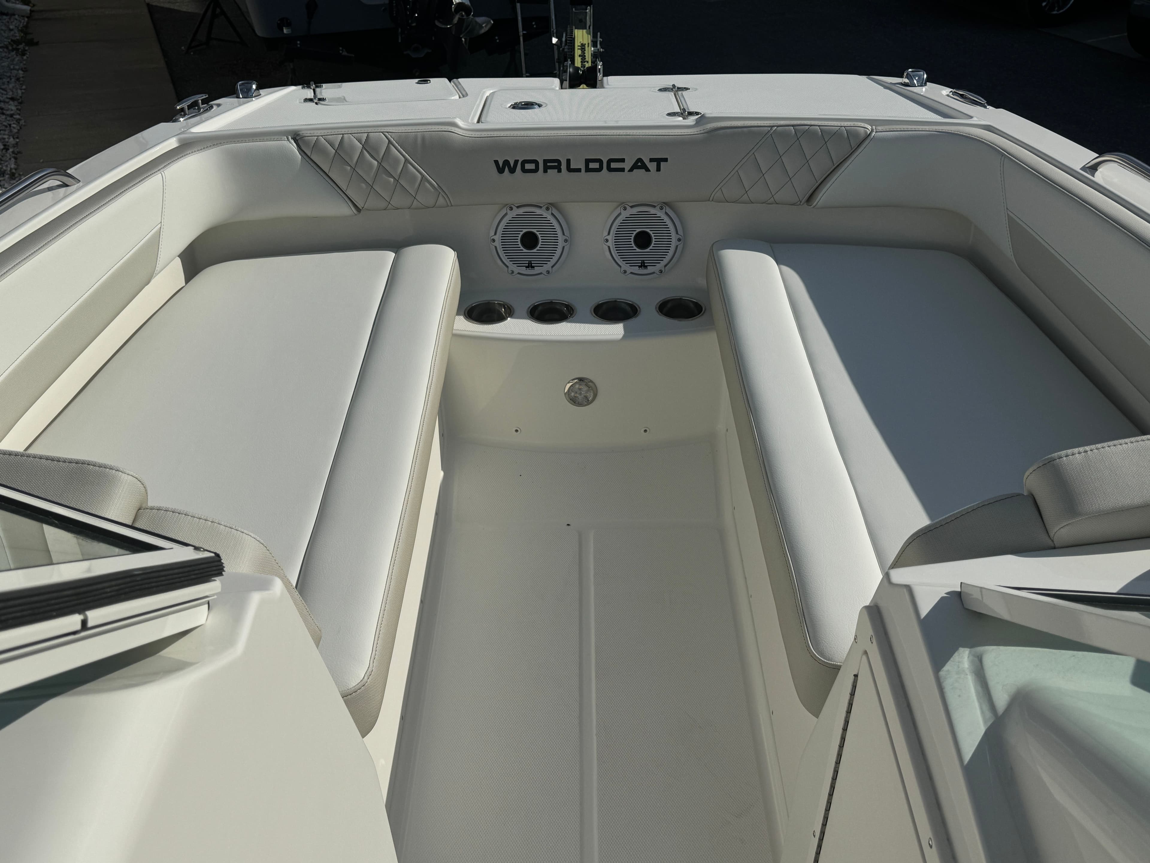 2026 WORLD CAT 230 SD - Image 14