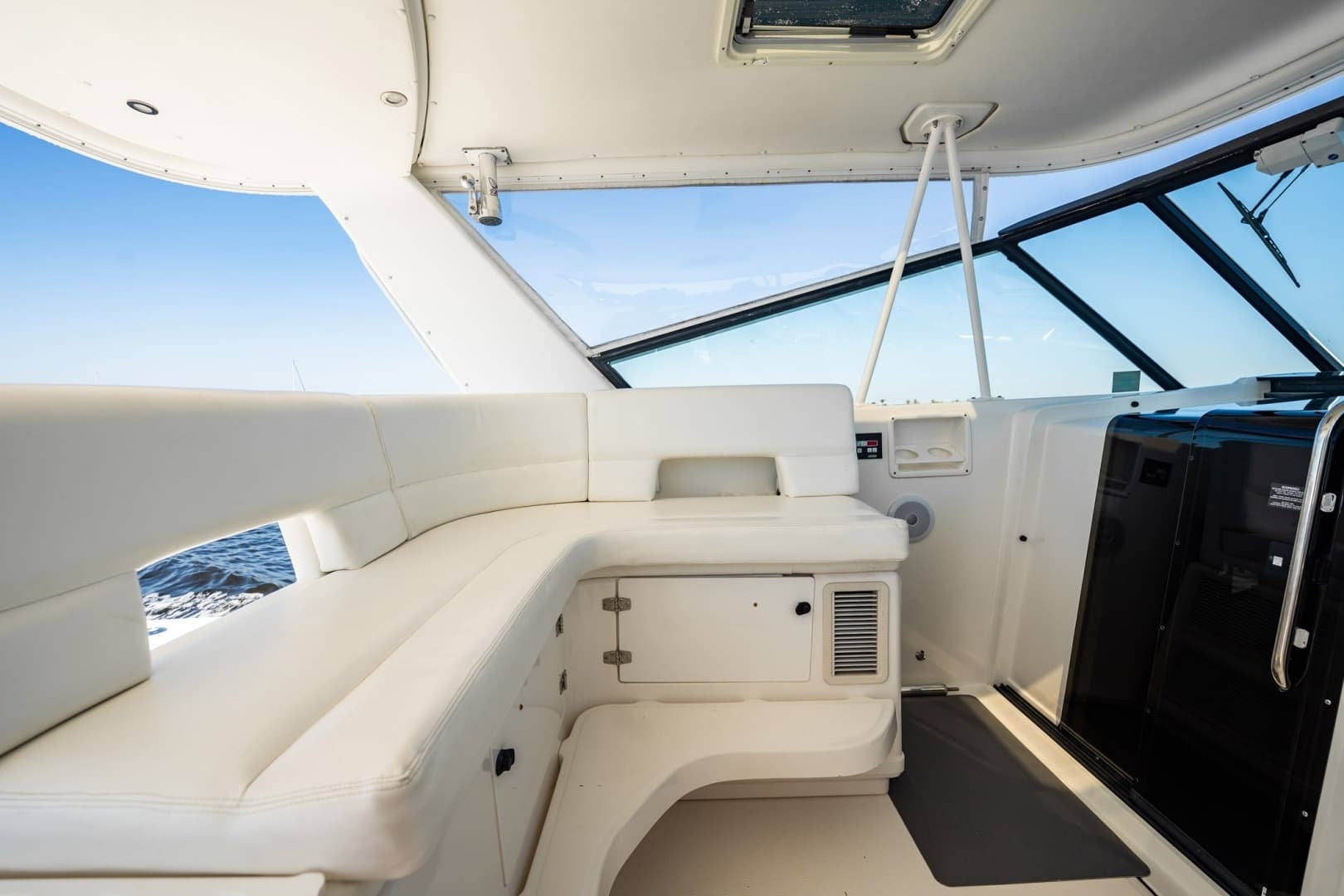 2002 Tiara Yachts 4100 Open - Image 29