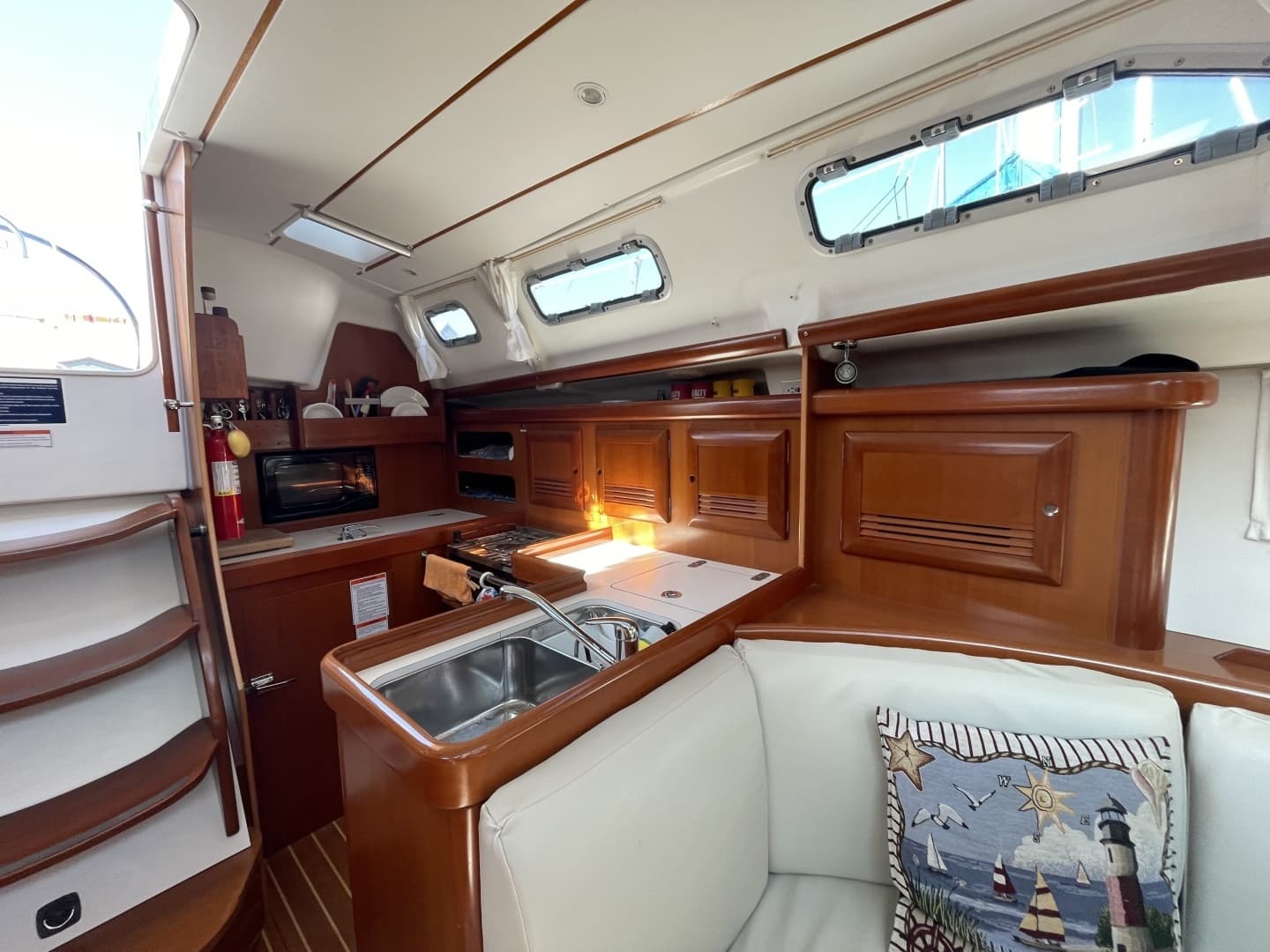 2007 Beneteau Oceanis 393 - Image 3