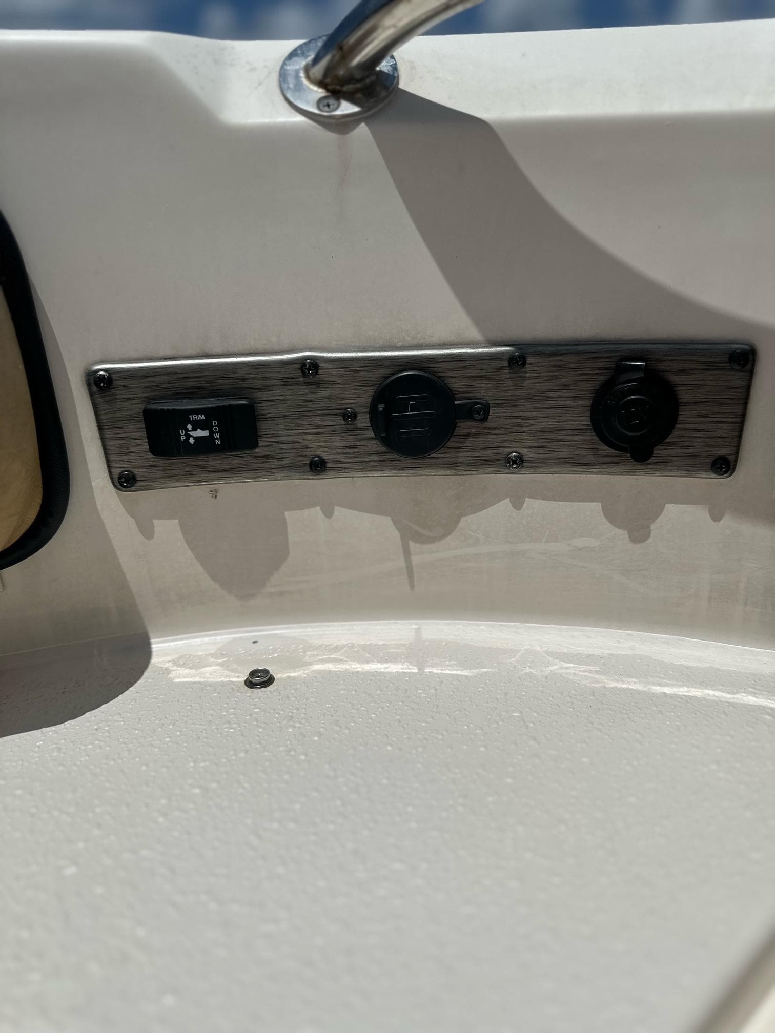 Control panel on a 2023 Carolina Skiff 24 Ultra Elite boat.