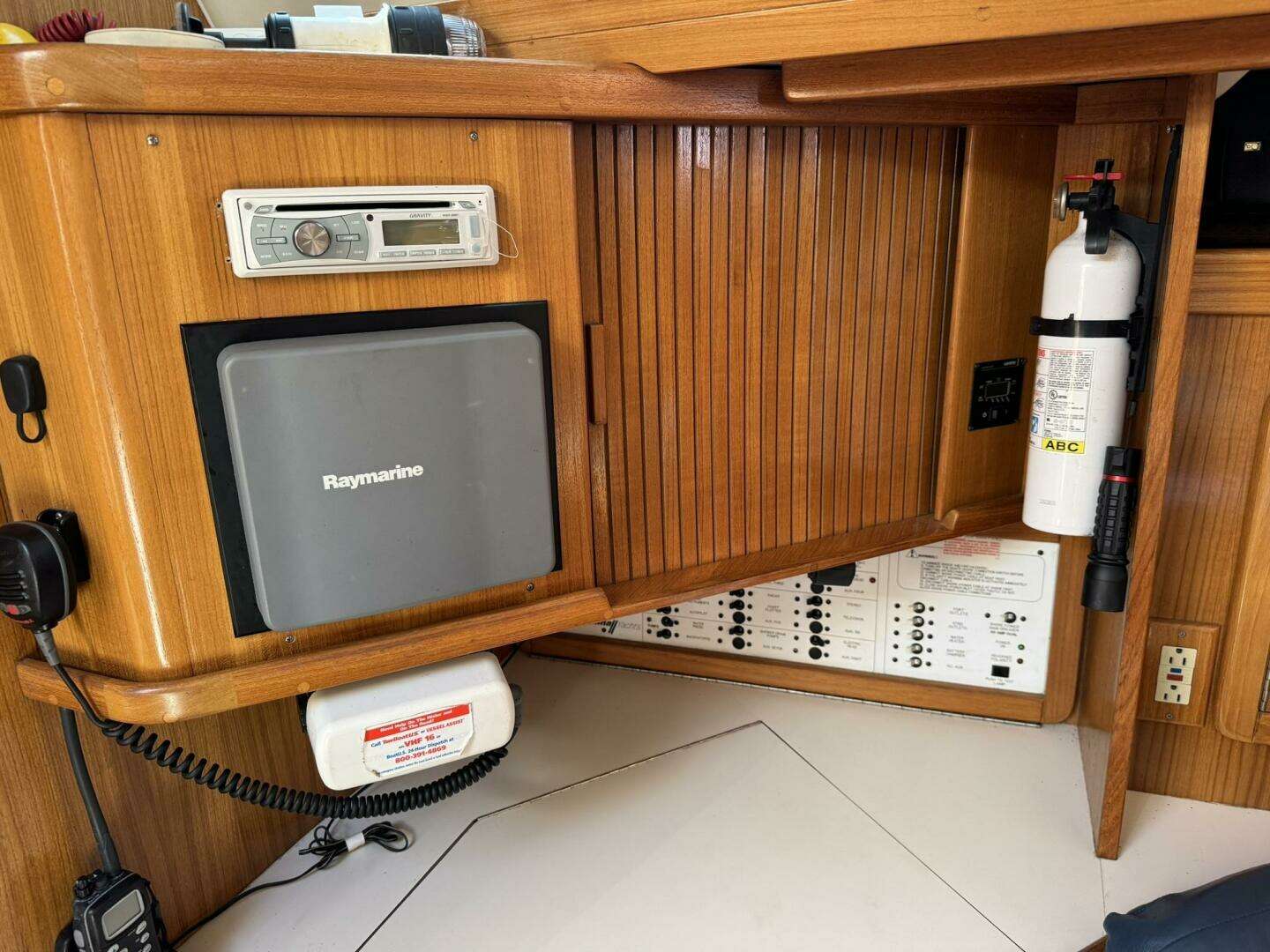 2004 Catalina MK II - Image 38