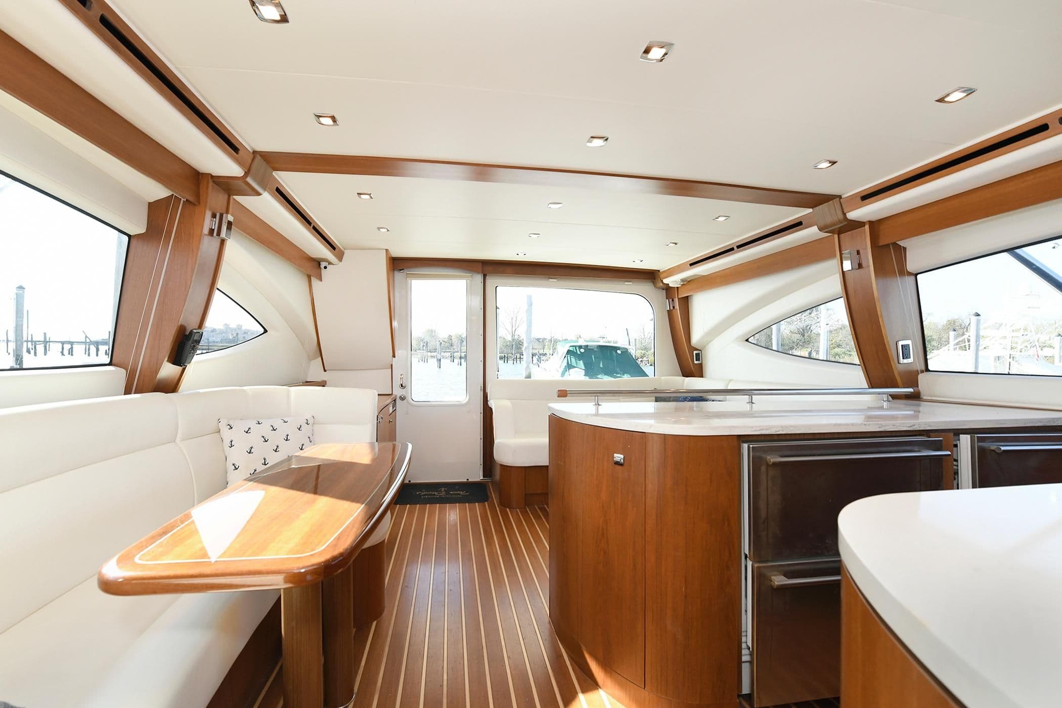 2015 Tiara Yachts 48 Convertible - 25