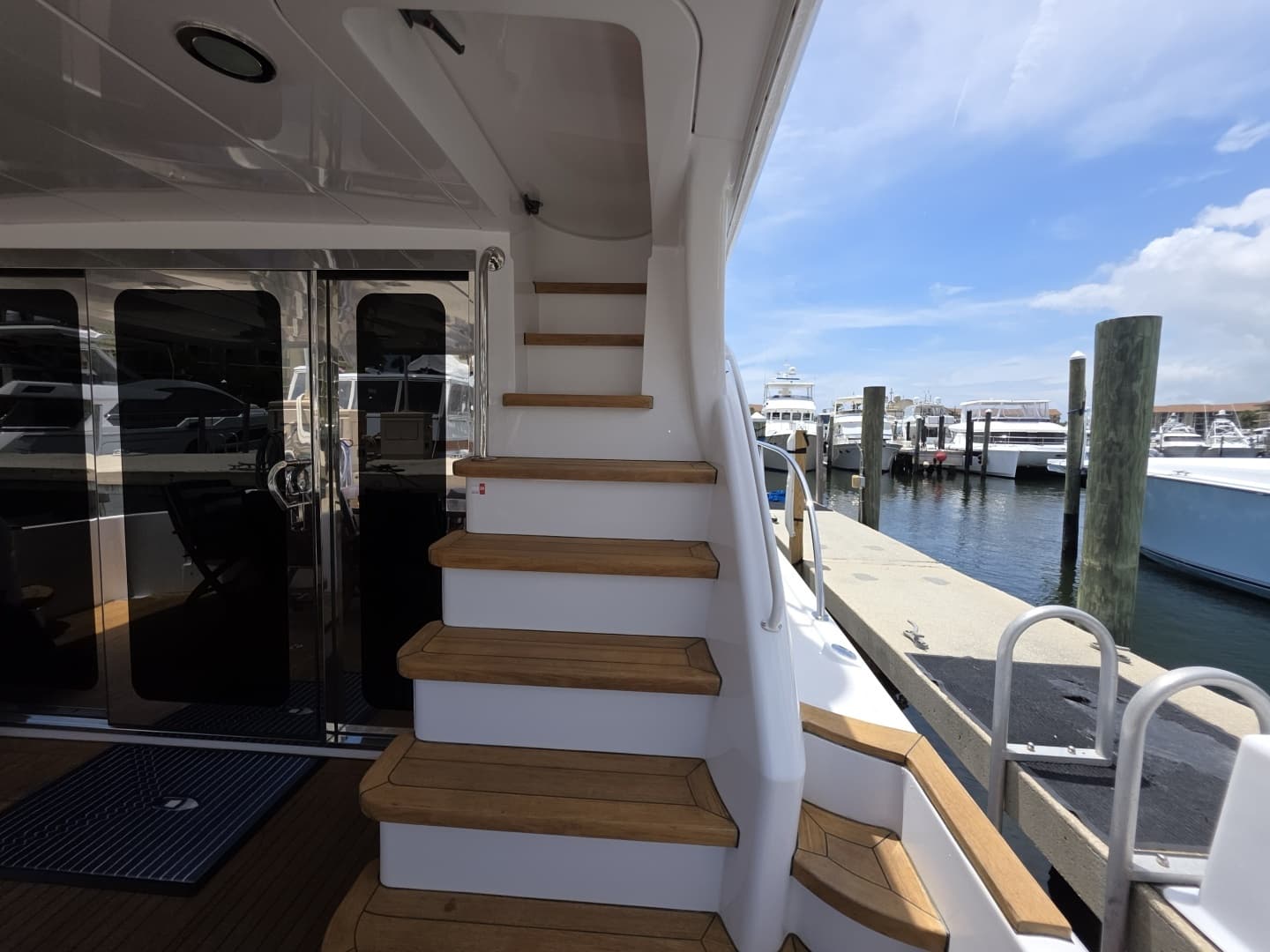 2008 Hatteras — - Image 34