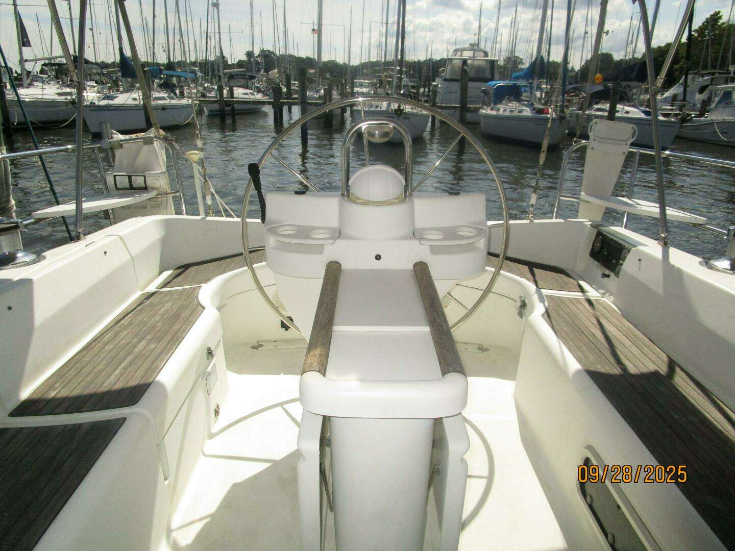 1998 Beneteau Oceanis 381 - Image 30