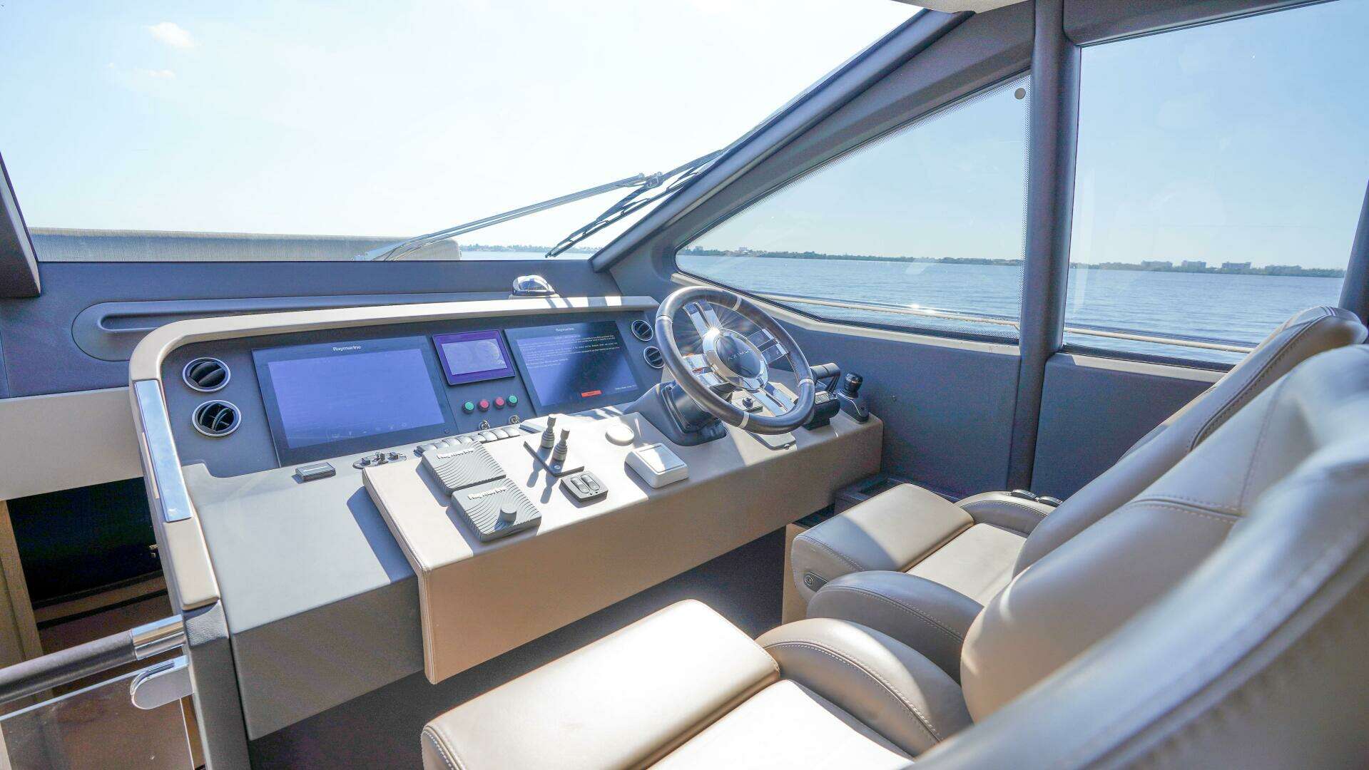 2017 Azimut 66 Flybridge - Image 33