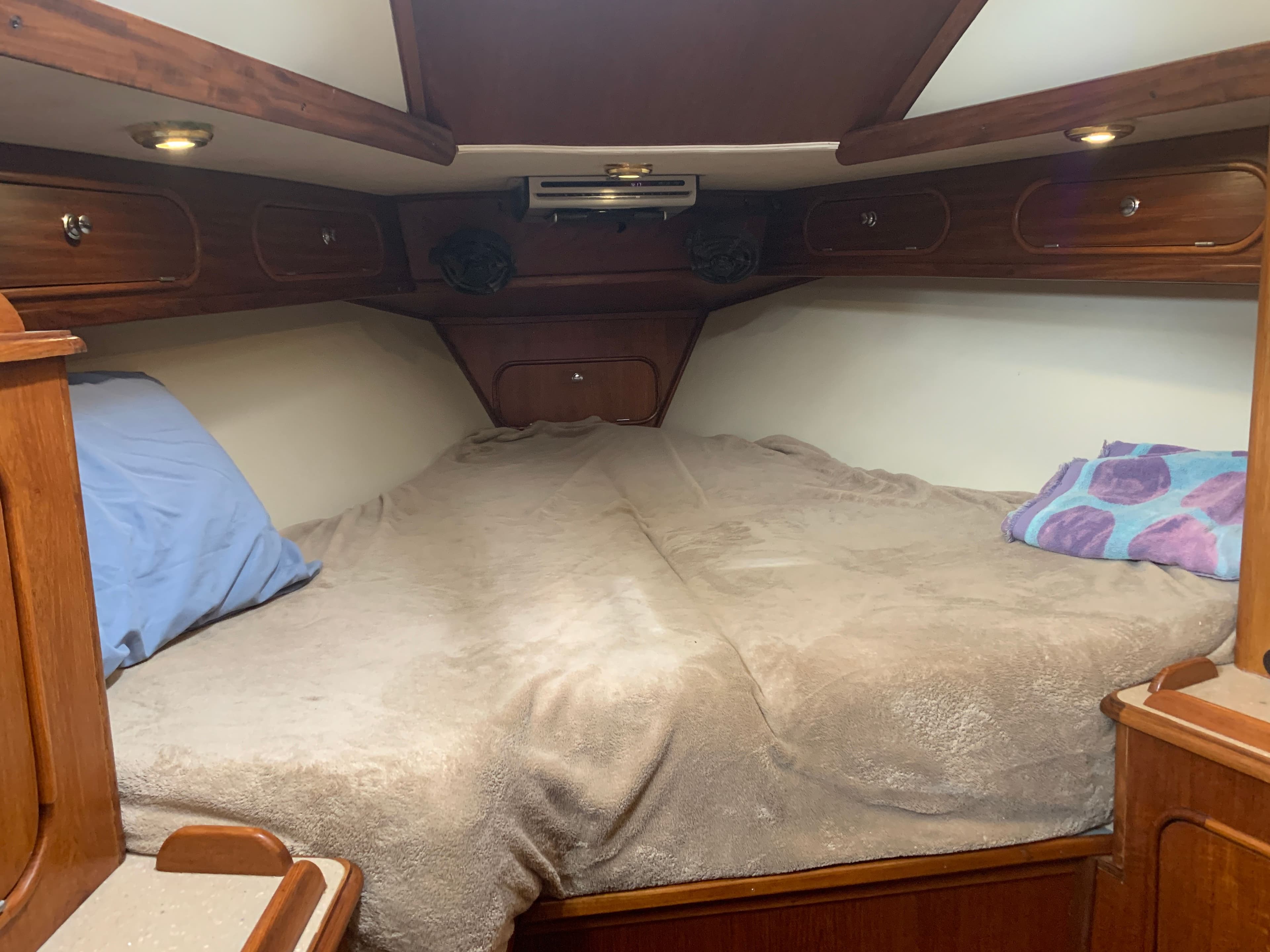 1981 Irwin 40 Citation - 38