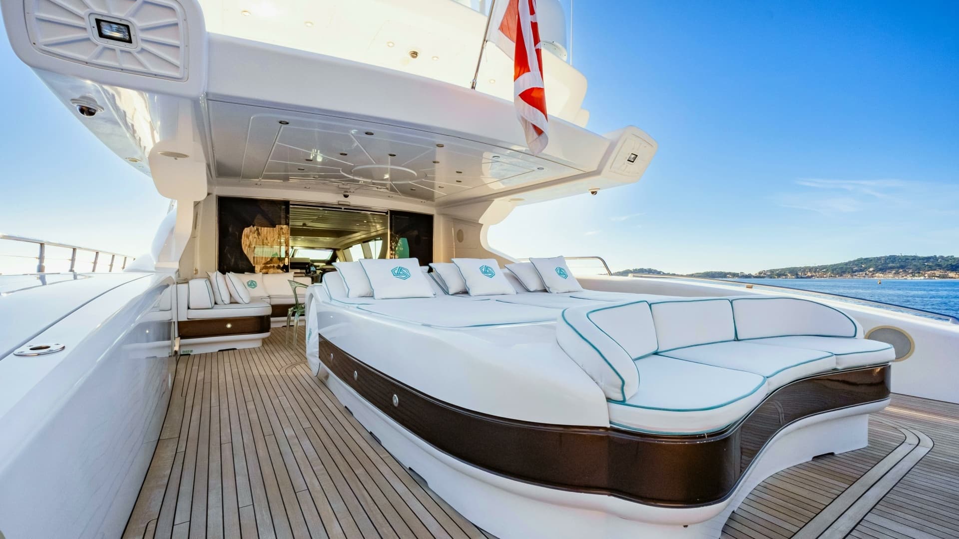 2007 Overmarine Mangusta 130 - Image 7