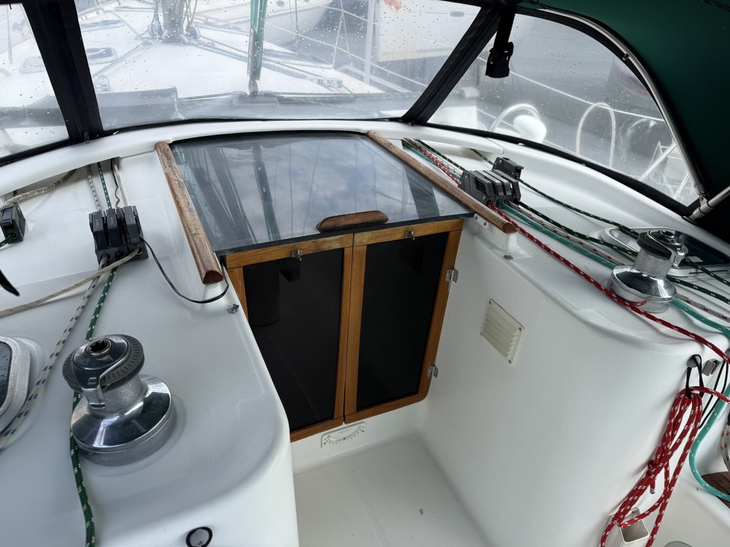 1998 Beneteau 411 - Image 6