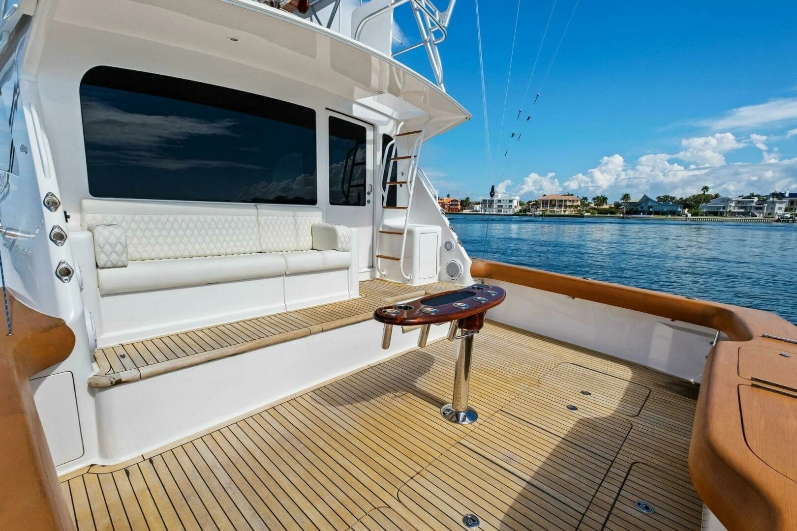 2006 Viking 56 Convertible - Image 32