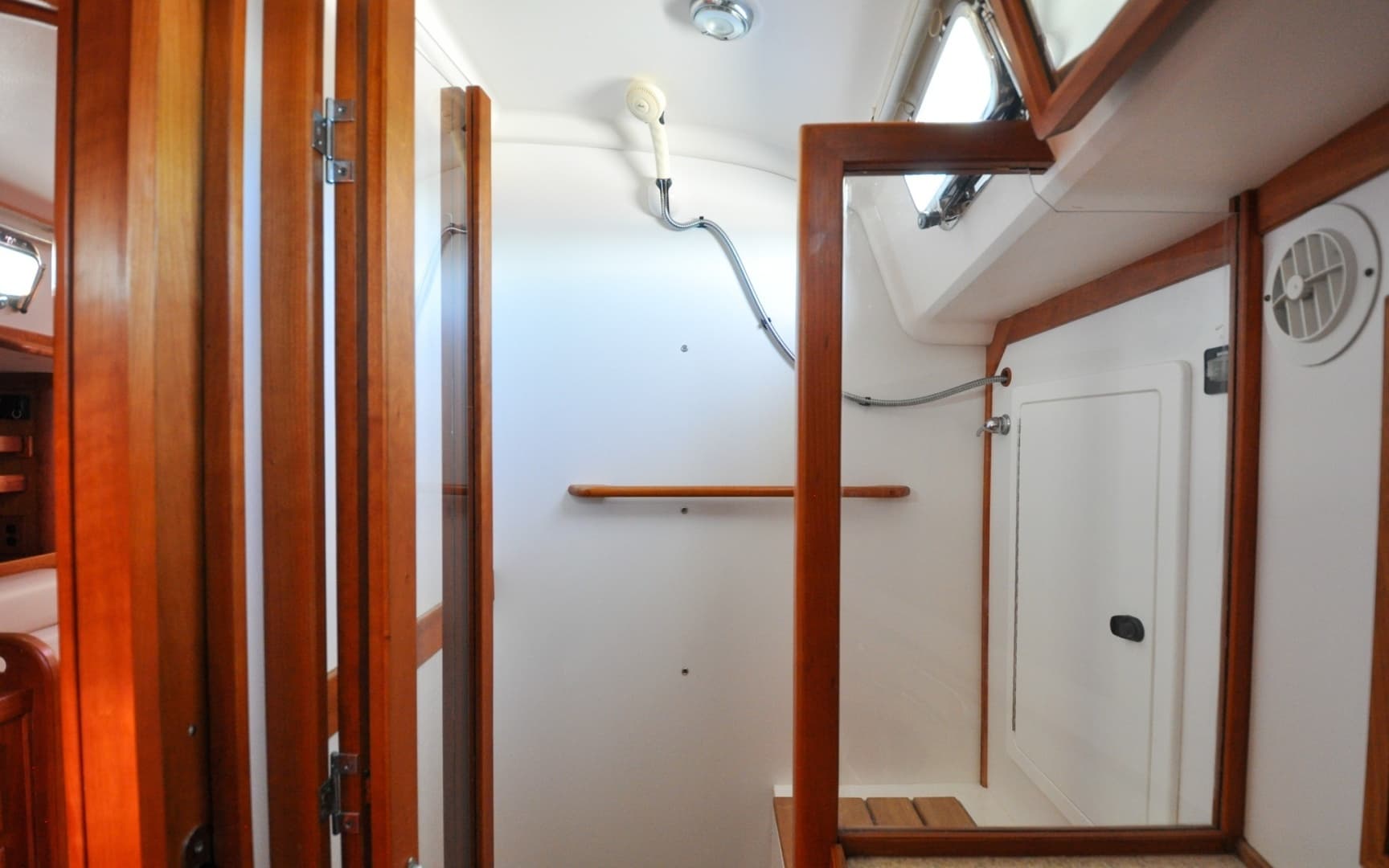 2004 Sabre 426 - Image 80