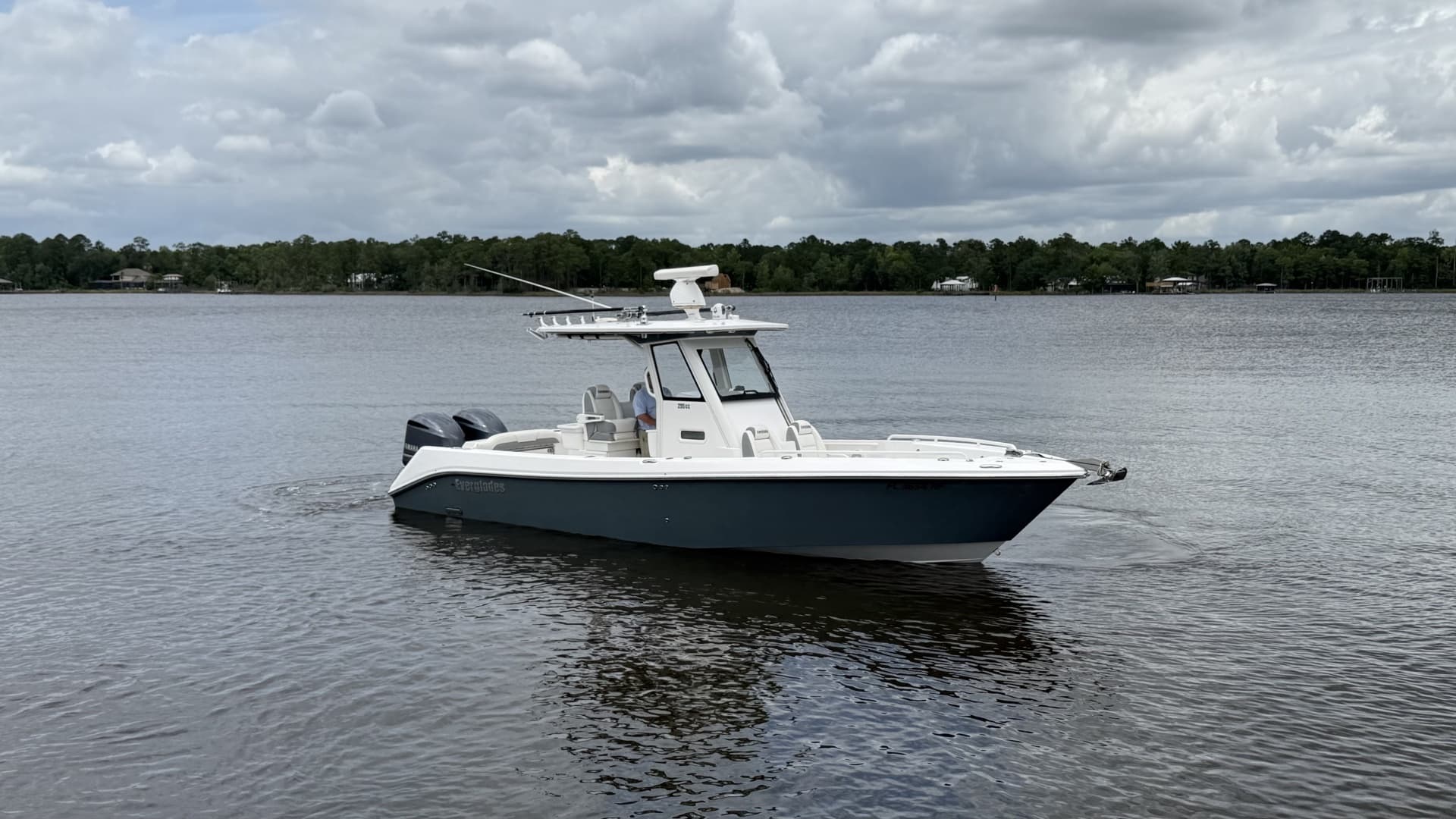 2016 Everglades 295 - Image 2