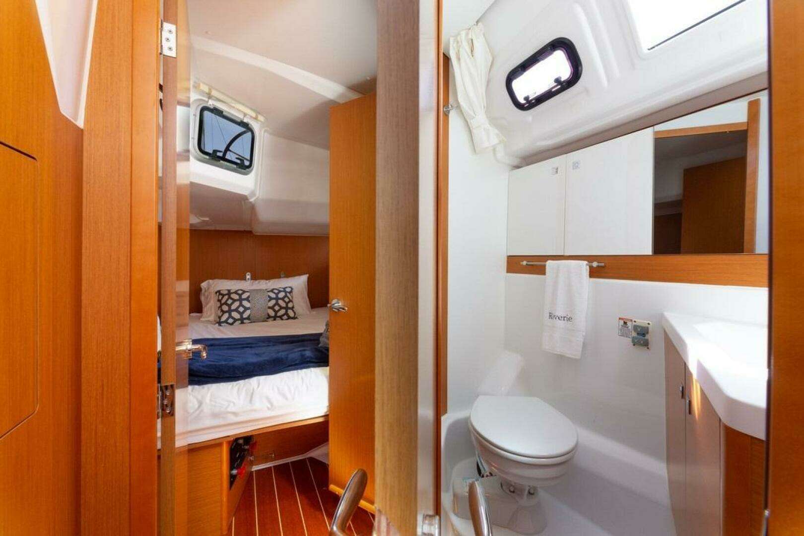 2015 Jeanneau 53DS - Image 51