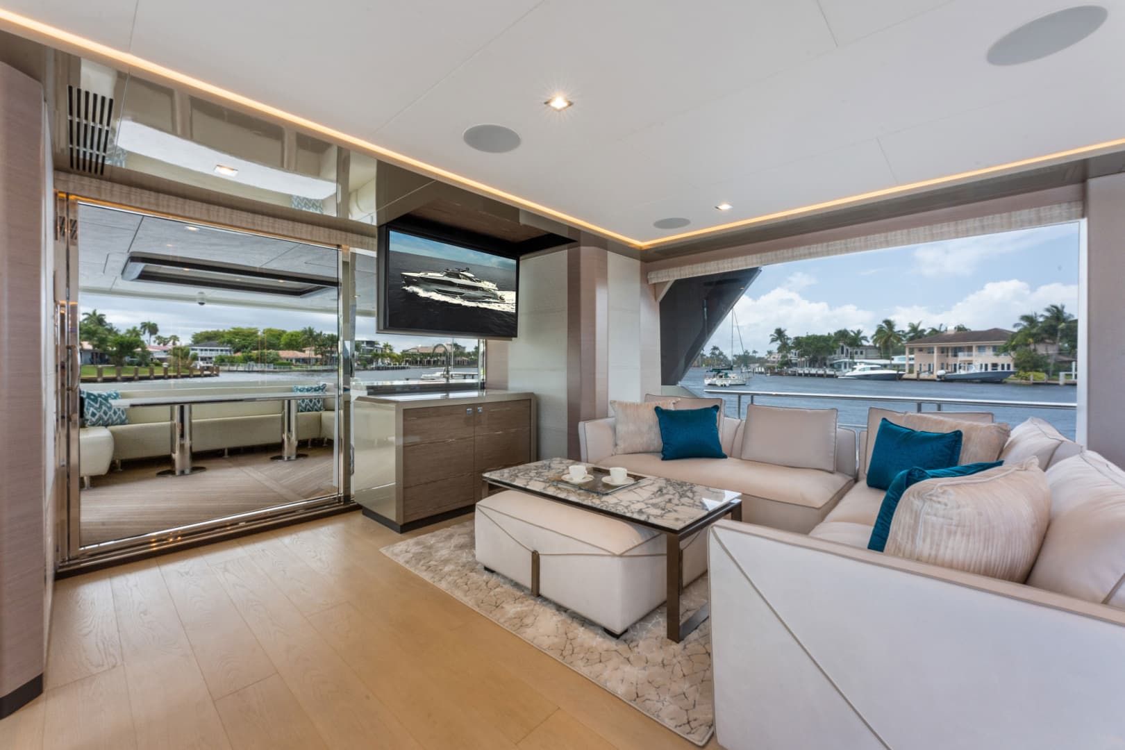 2023 Ocean Alexander 27R - Image 25