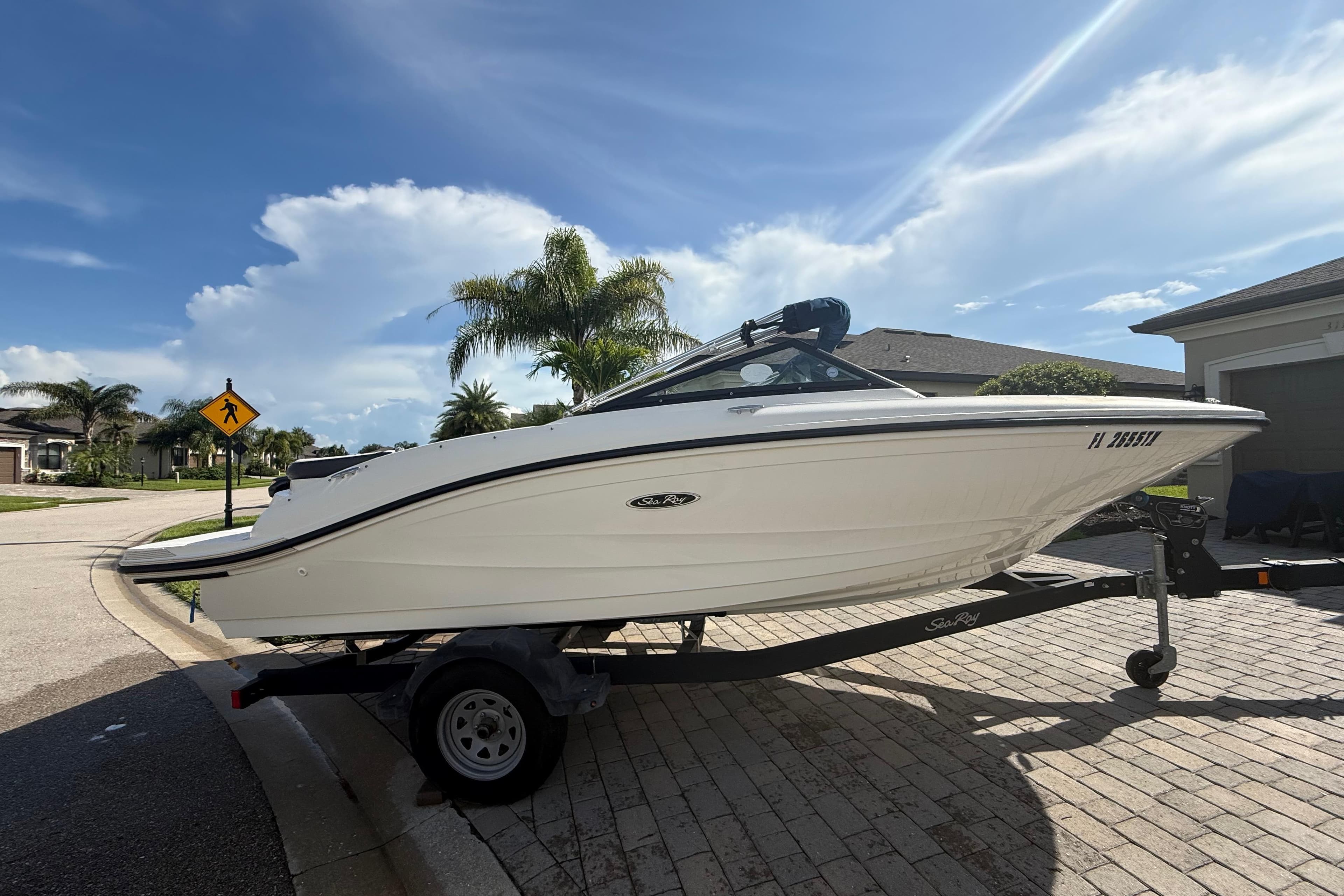 2018 Sea Ray SPX 190