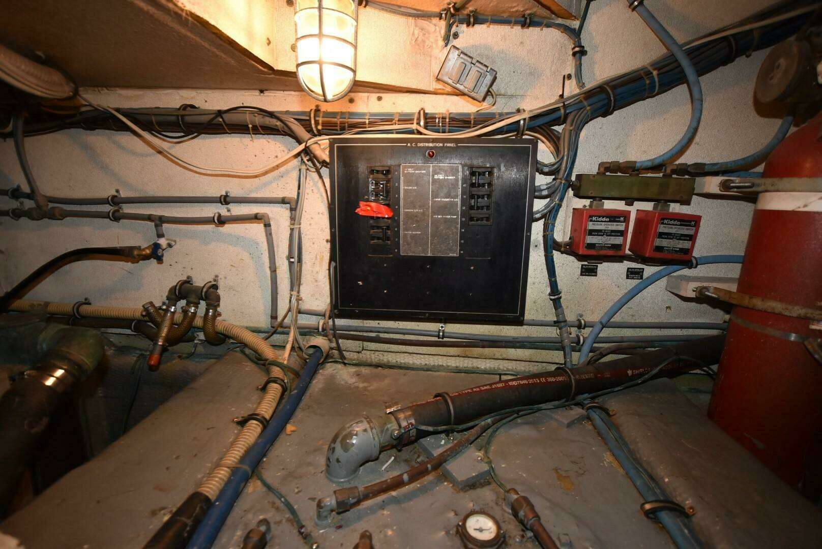 1988 Hatteras 48 Convertible - Image 20