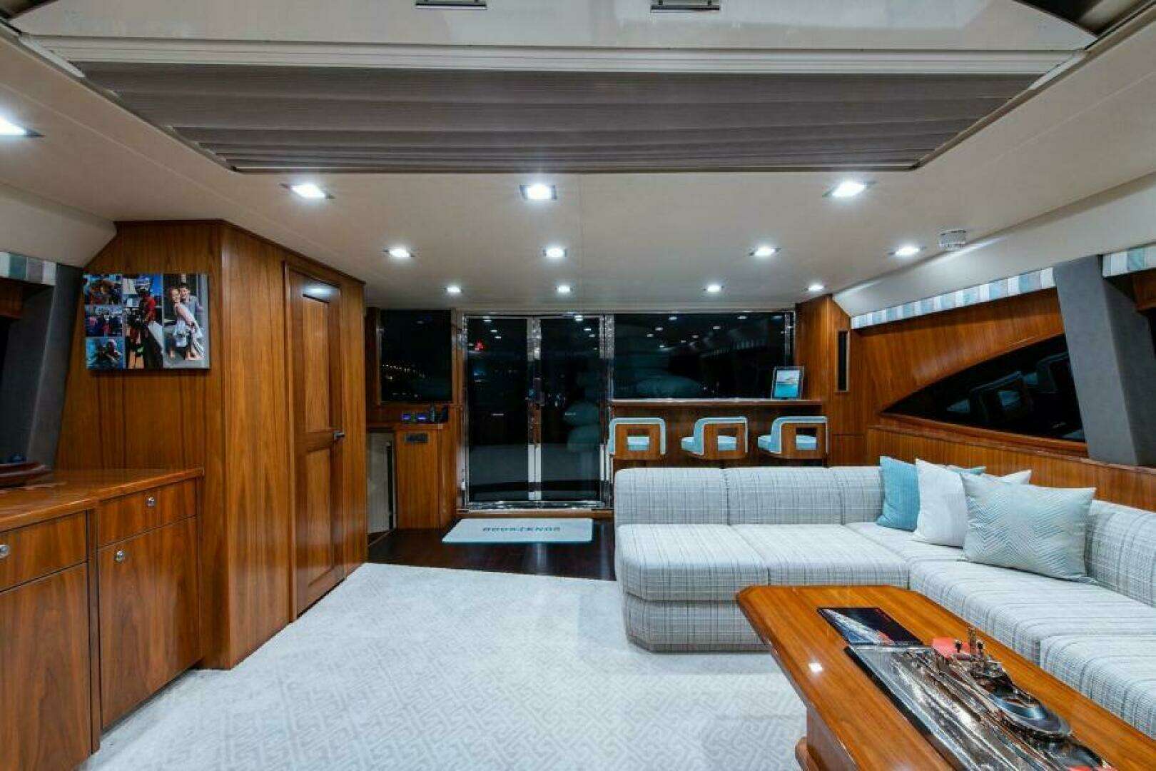 2018 Viking Enclosed Flybridge - Image 47