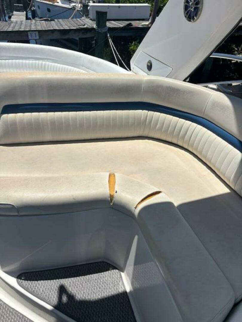 2007 Monterey 350 Sport Yacht - Image 15