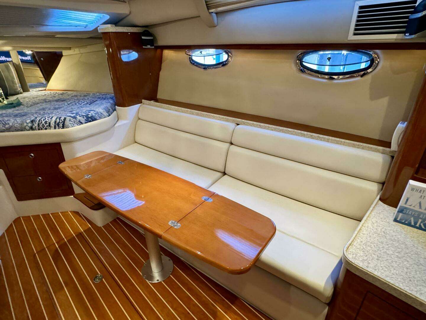 2006 Regal 3360 Window Express - Image 59