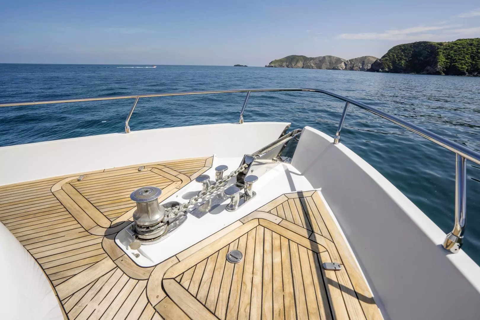 2005 Pershing 76 Motor Yacht - Image 41
