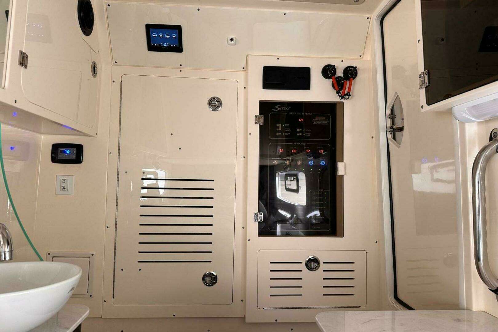 2023 Scout 355 LXF - Image 19