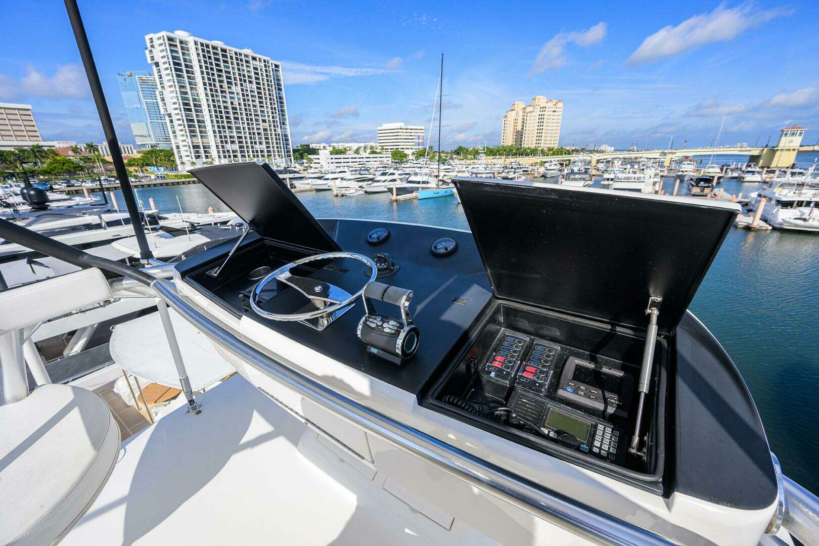 2017 Viking 92 Enclosed Bridge - Image 8