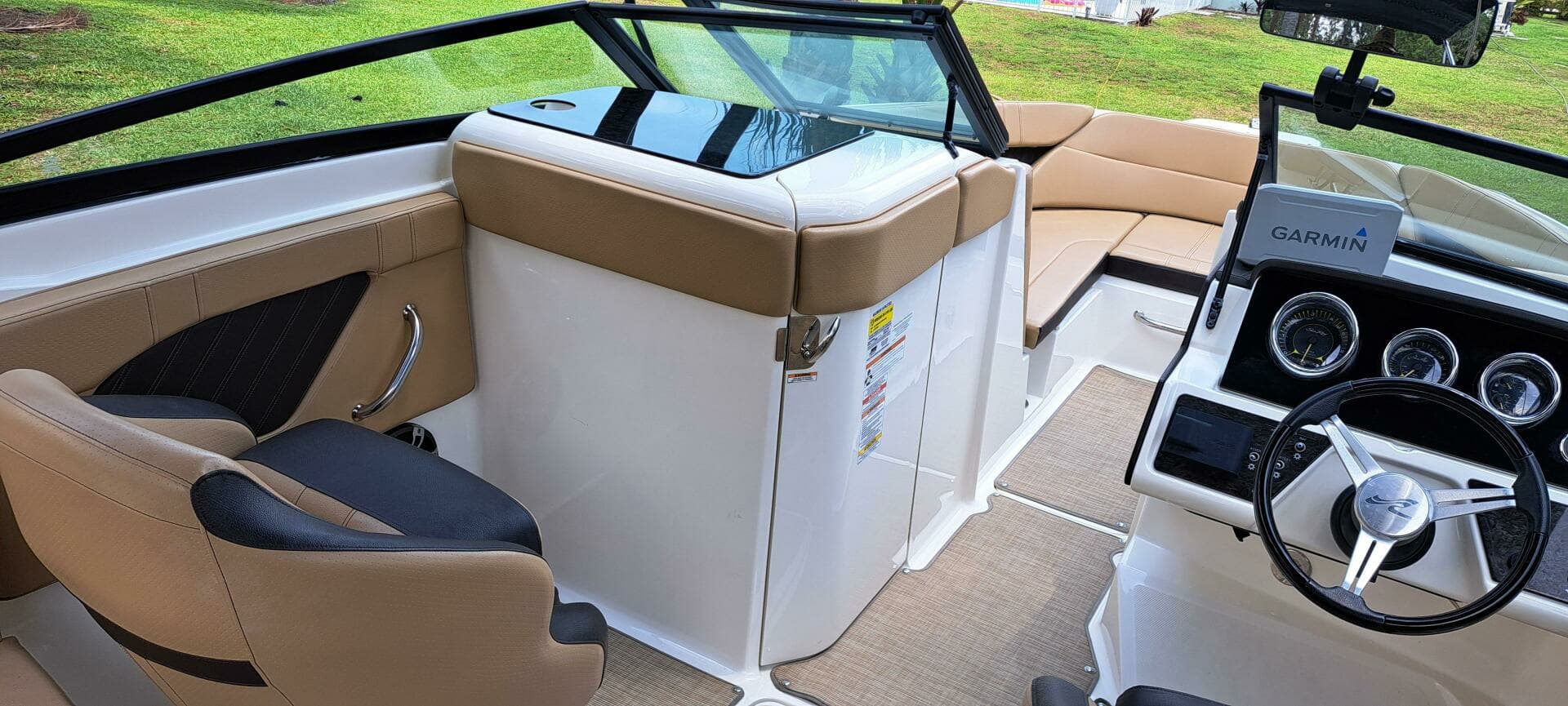2019 Sea Ray SPX 230 OB - Image 20