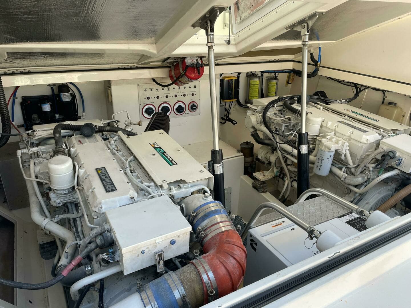 2001 Cabo 35 Express - Image 29