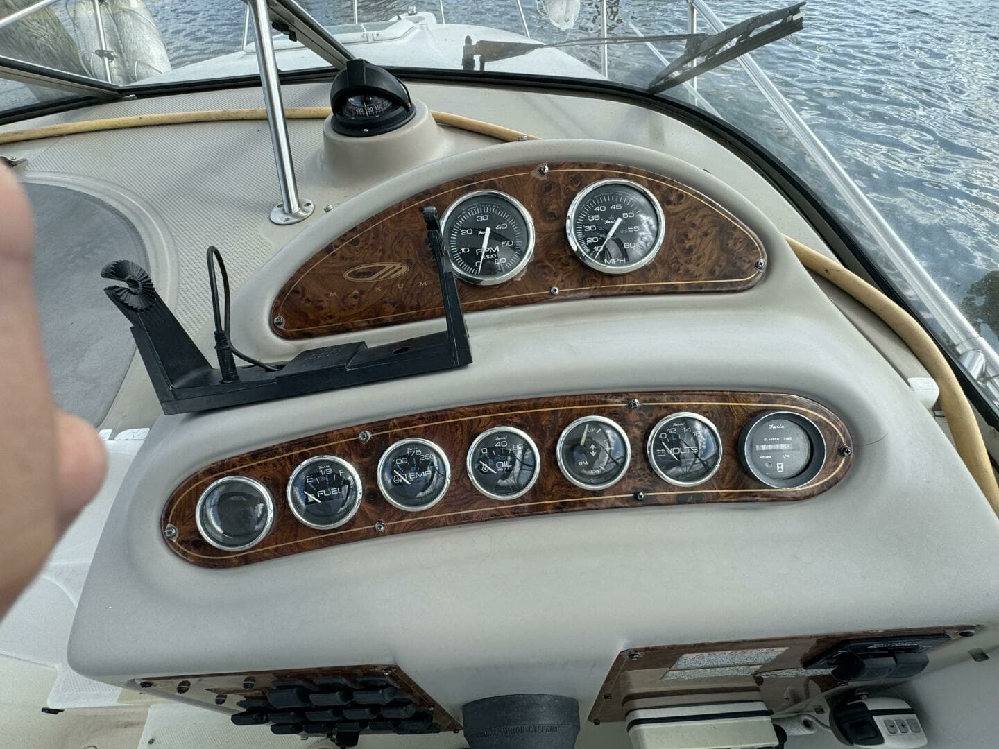 2002 Maxum 2400 SCR - Image 6