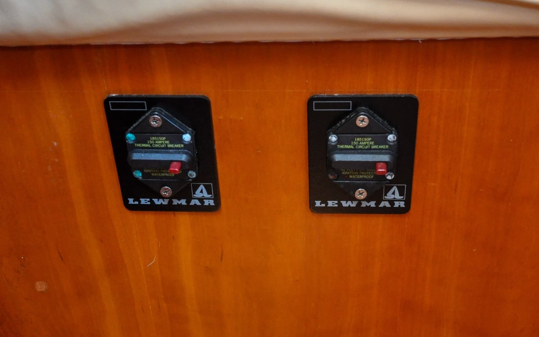 2004 Sabre 426 - Image 101
