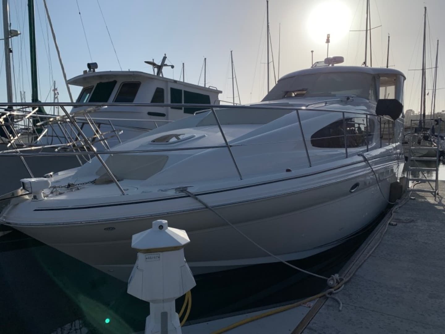 2004 Sea Ray 390 Motor Yacht - Image 2