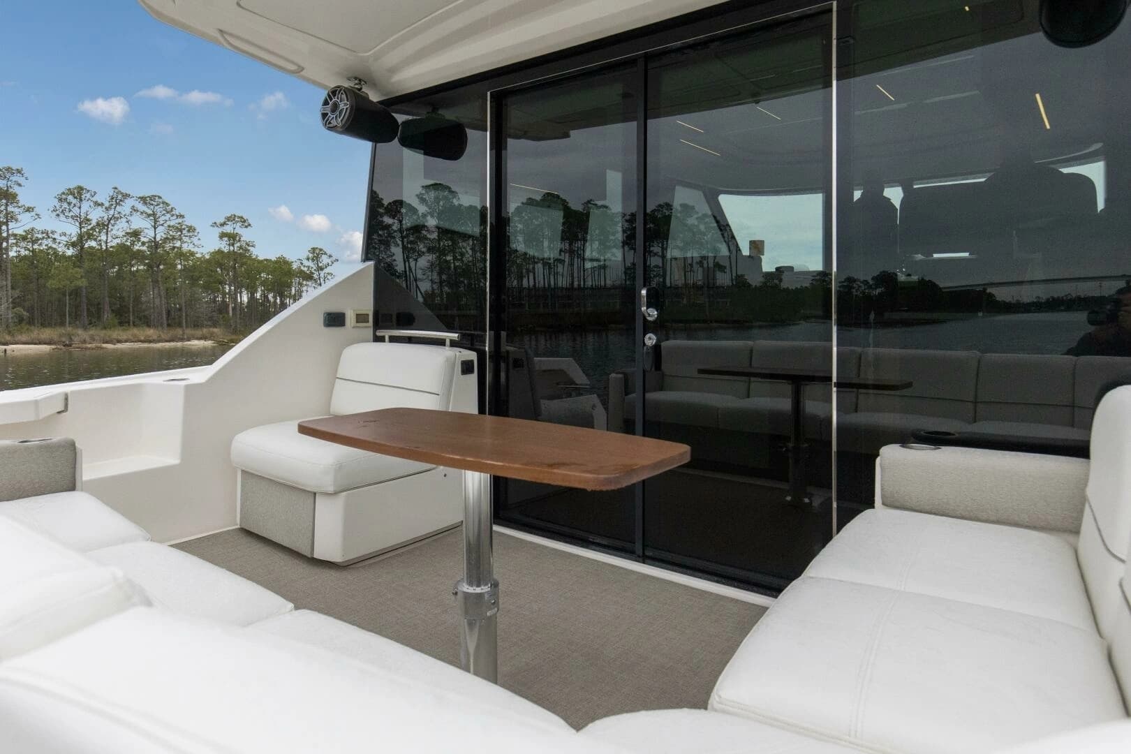 2019 Tiara Yachts C49 Coupe - Image 4