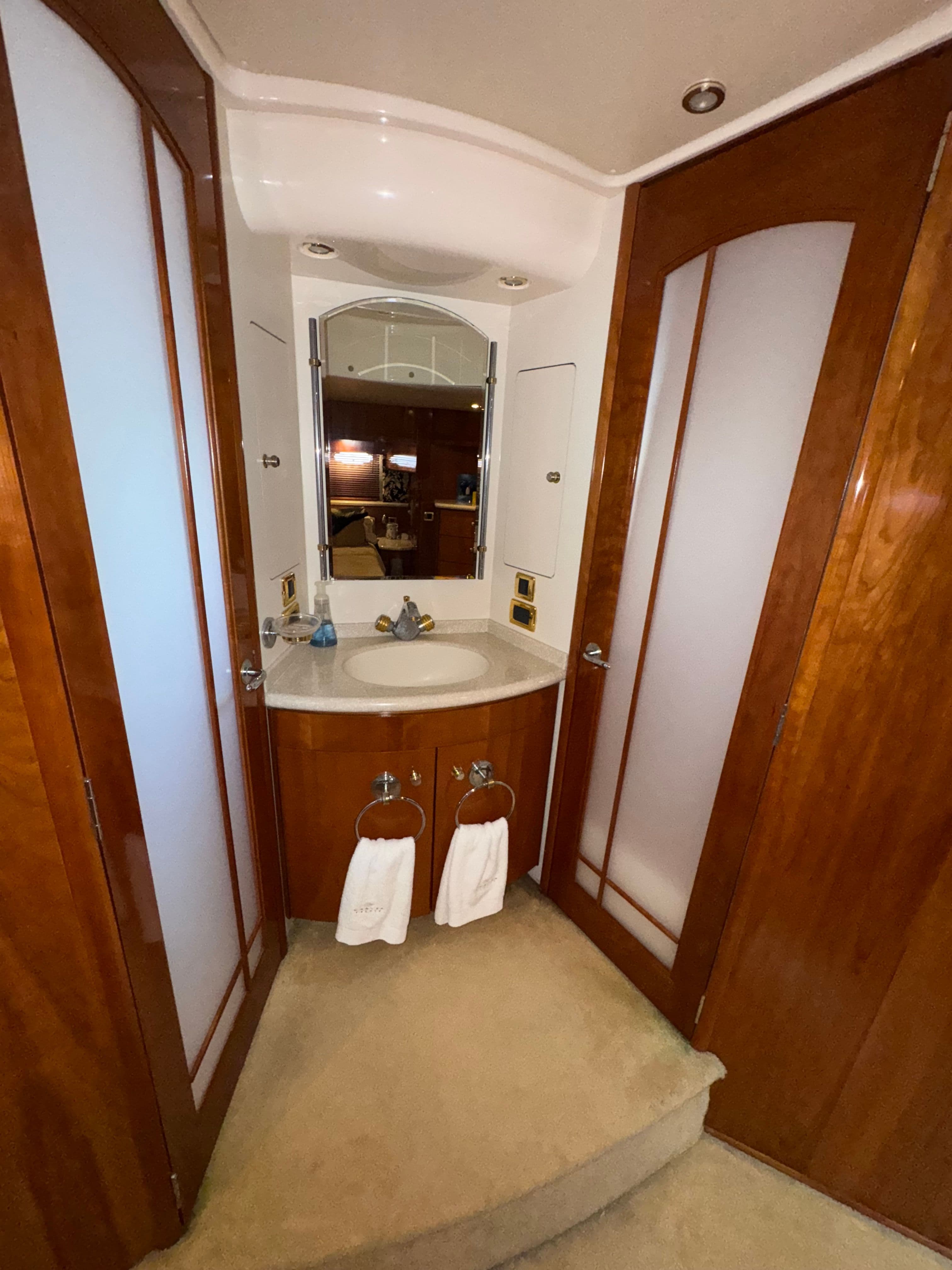 2002 Carver 570 Voyager Pilothouse - 27