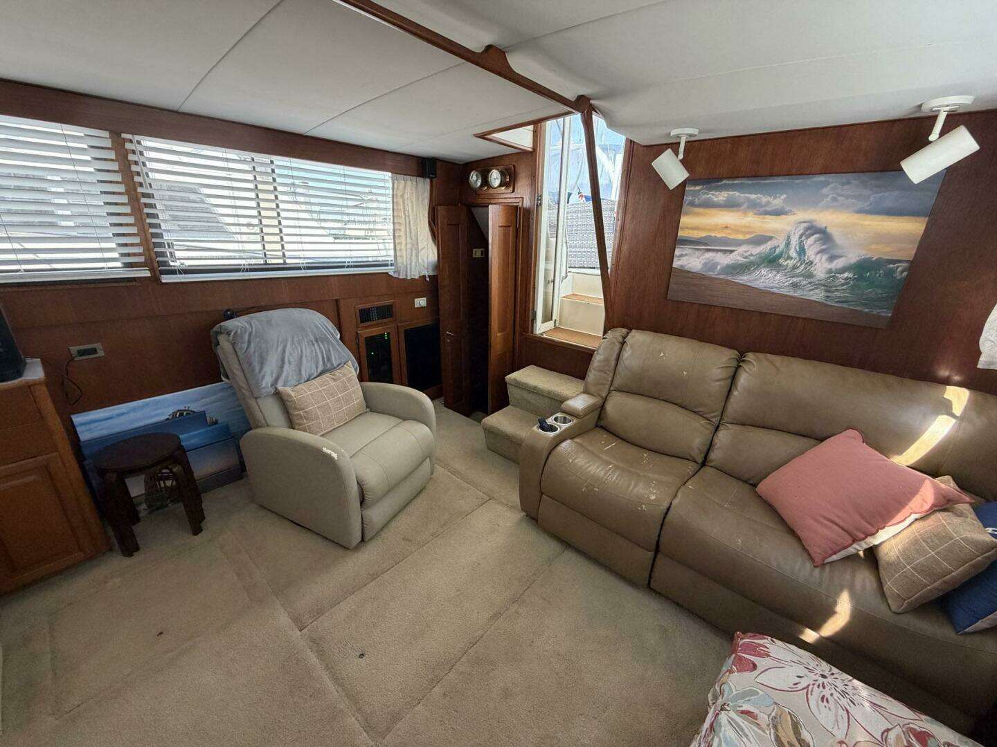 1987 Viking 44 Motor Yacht - Image 39