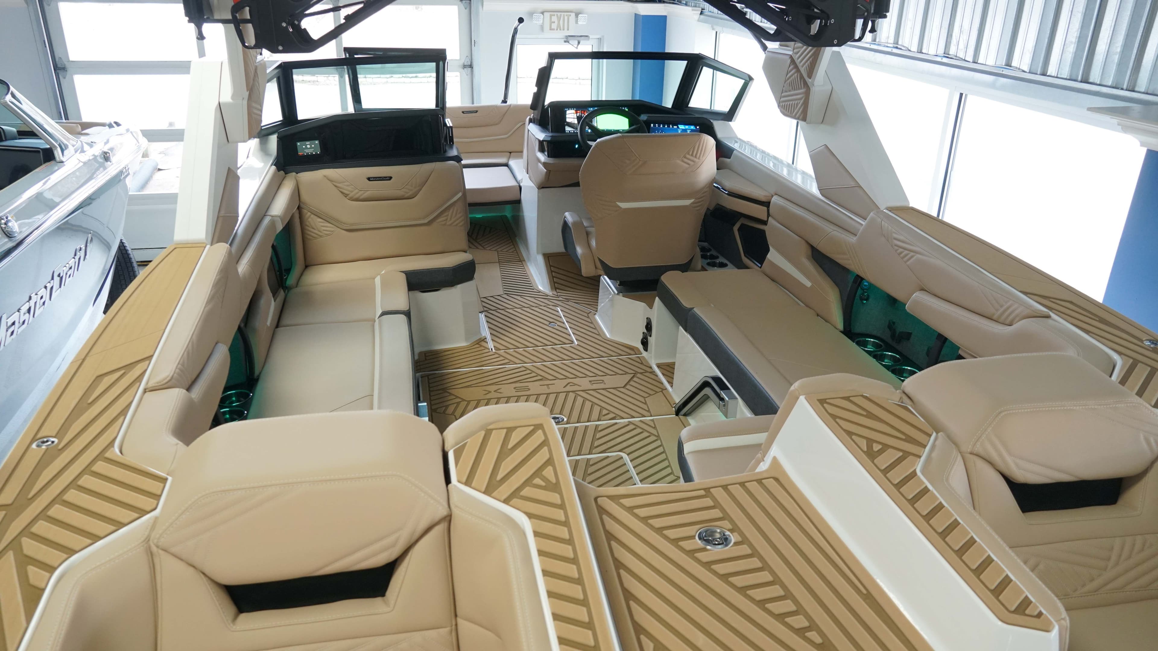 2025 MasterCraft XStar 23 - 14