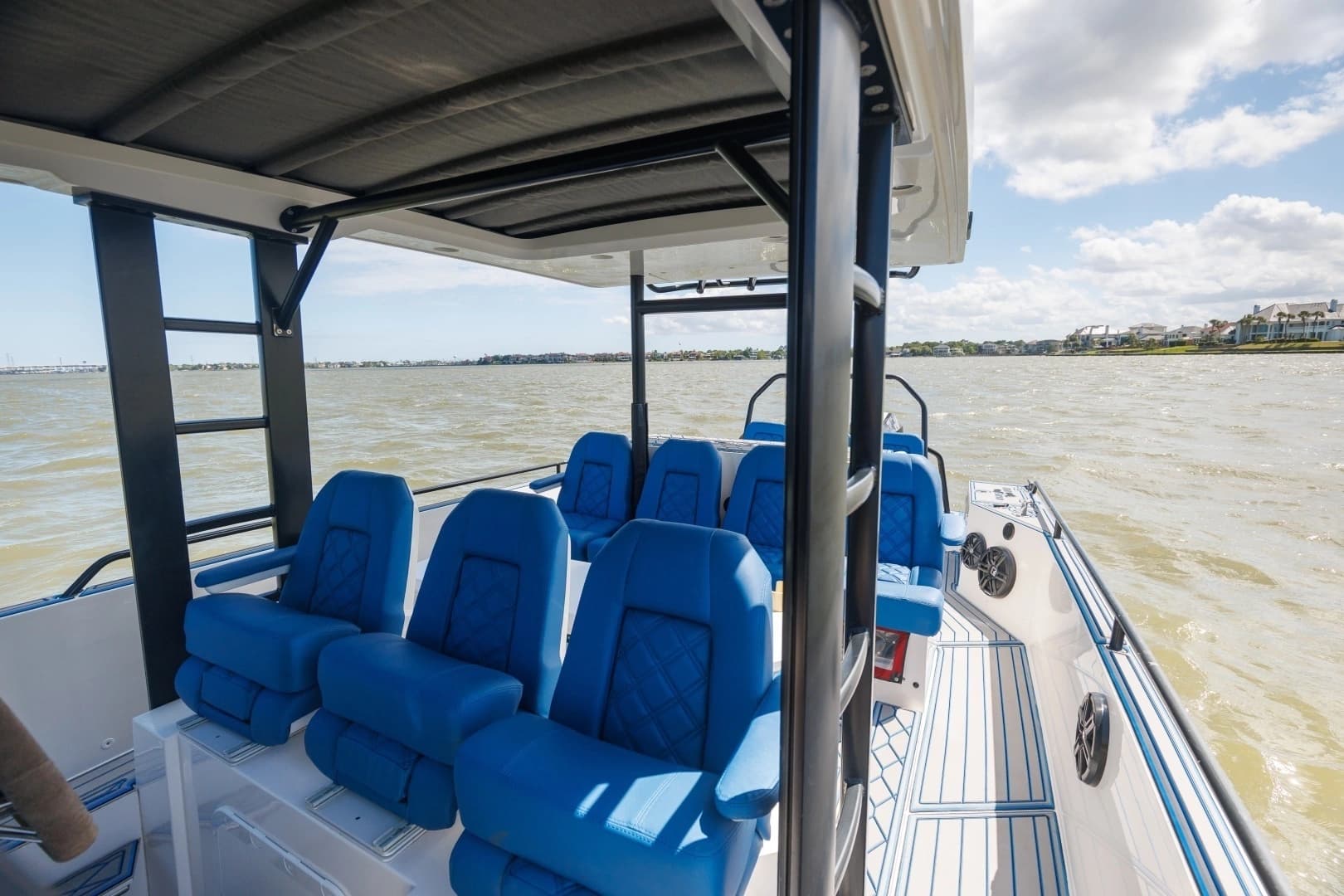 2019 Axopar 37 Sun Top - Image 23