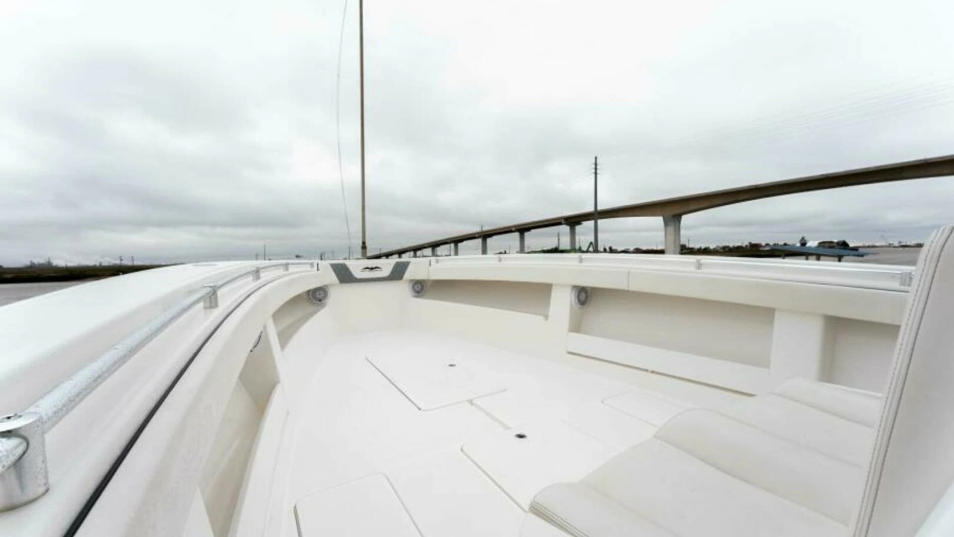 2019 Invincible 39 Open - Image 5