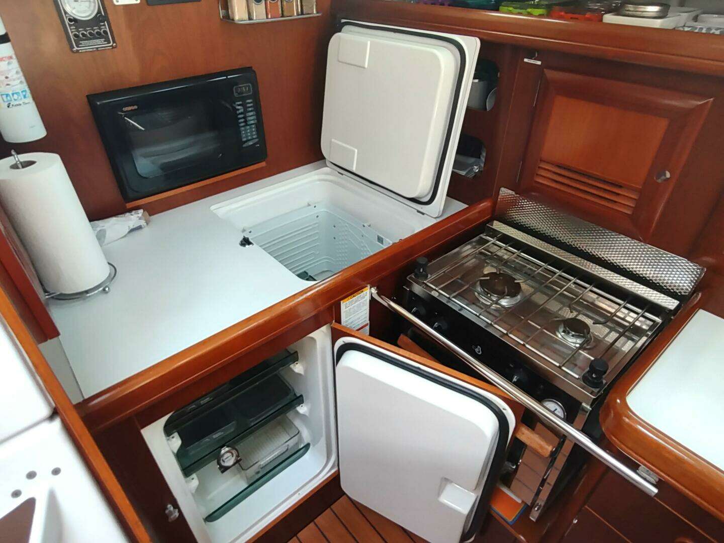 2004 Beneteau 393 - Image 23
