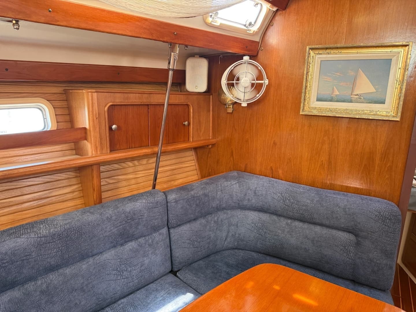 1998 Catalina 380 - Image 31