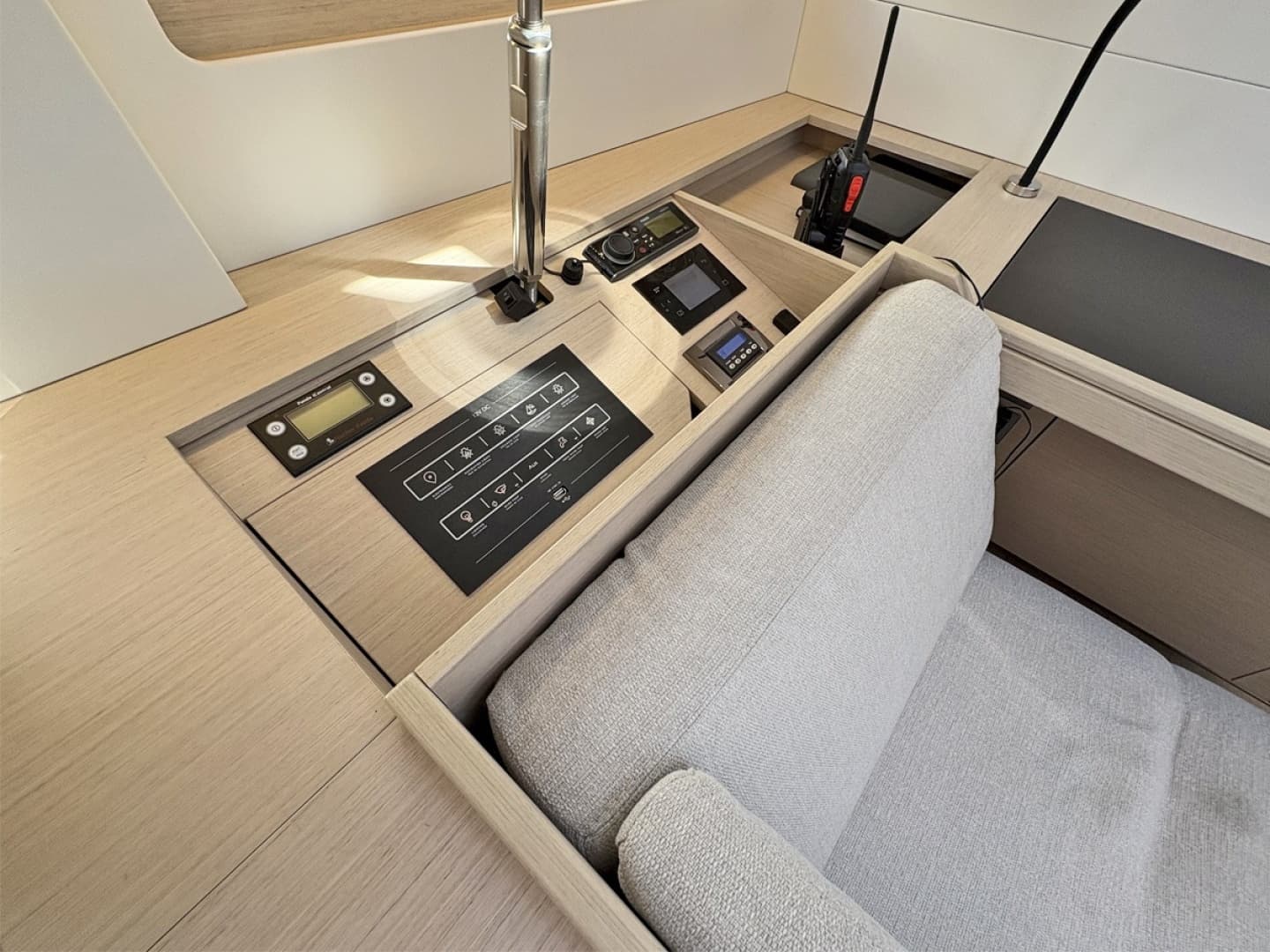 2020 Beneteau Oceanis 51.1 - Image 24