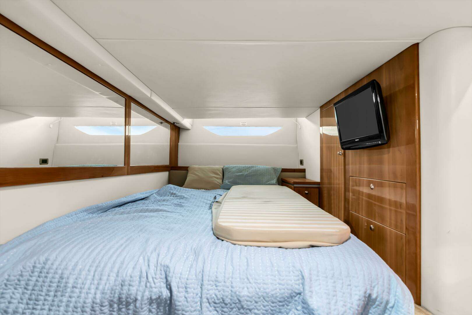 2014 Riviera 44 Sport Yacht - Image 58